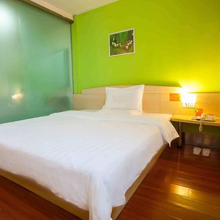 7Days Inn Deyang Zhongjiang Kuishan Park Dış mekan fotoğraf