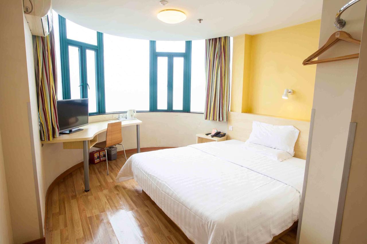 7Days Inn Deyang Zhongjiang Kuishan Park Dış mekan fotoğraf
