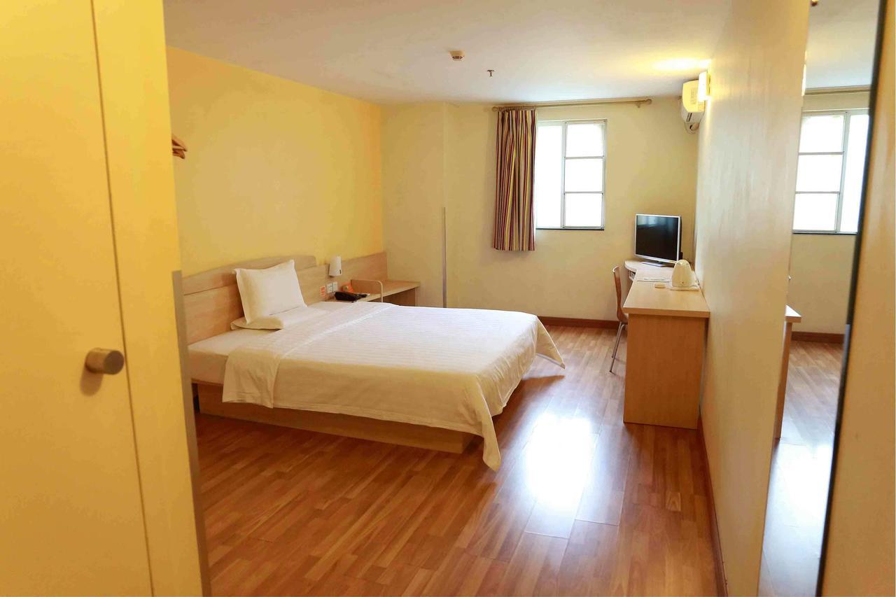 7Days Inn Deyang Zhongjiang Kuishan Park Dış mekan fotoğraf