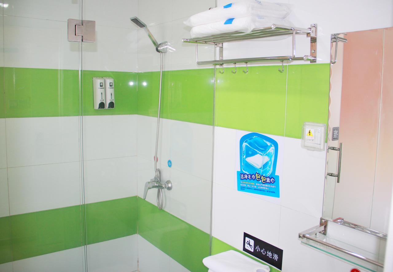 7Days Inn Deyang Zhongjiang Kuishan Park Dış mekan fotoğraf