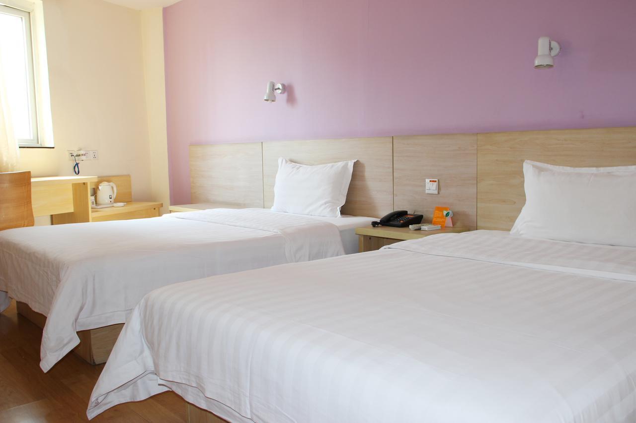 7Days Inn Deyang Zhongjiang Kuishan Park Dış mekan fotoğraf