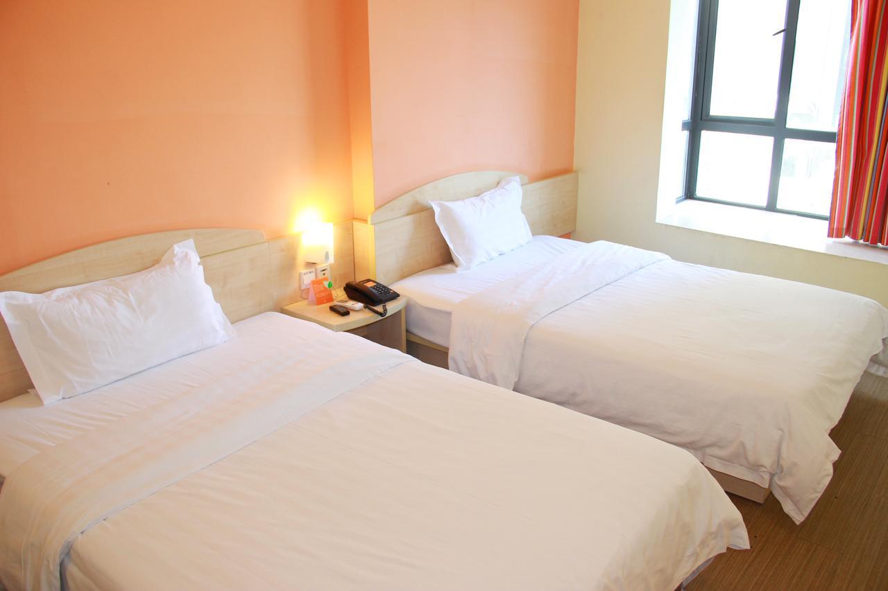 7Days Inn Deyang Zhongjiang Kuishan Park Dış mekan fotoğraf